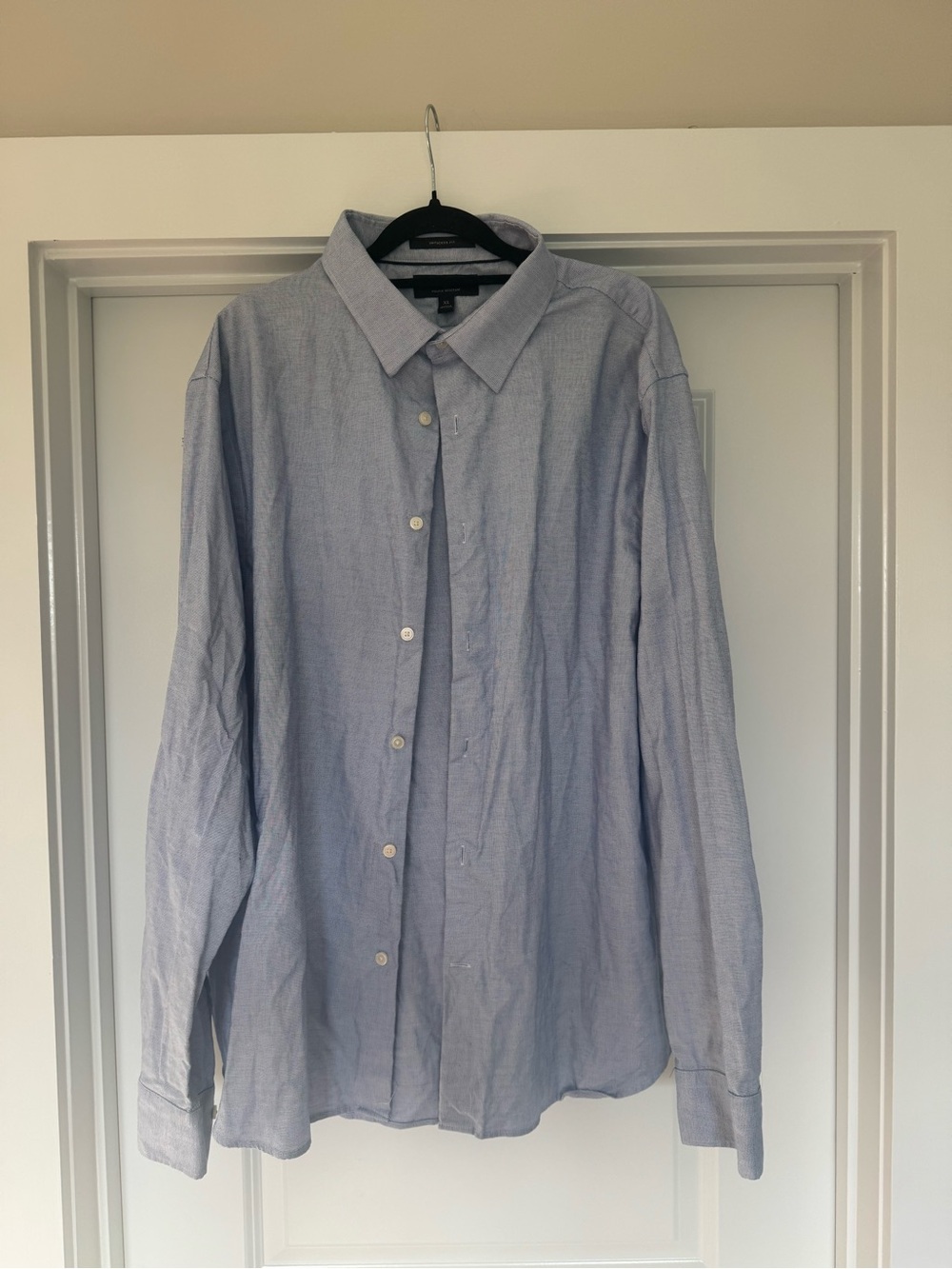 Men's Light Blue Button-Up Dress Shirt Untucked Fit